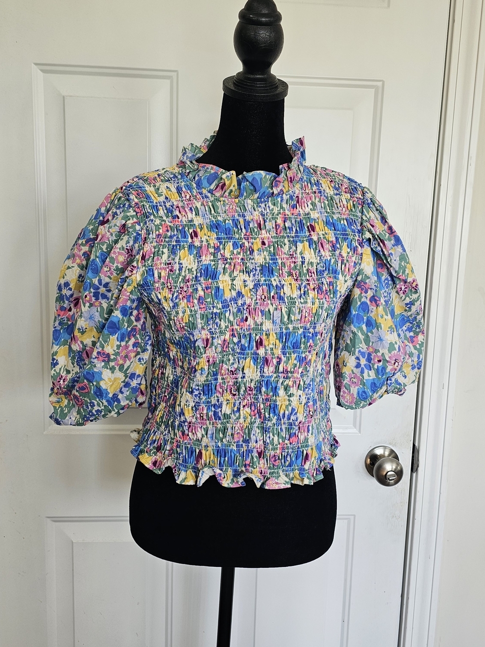 En Saison Floral Smocked Puff-Sleeve Top in Blue, Yellow, Pink,Green Size S{B26}